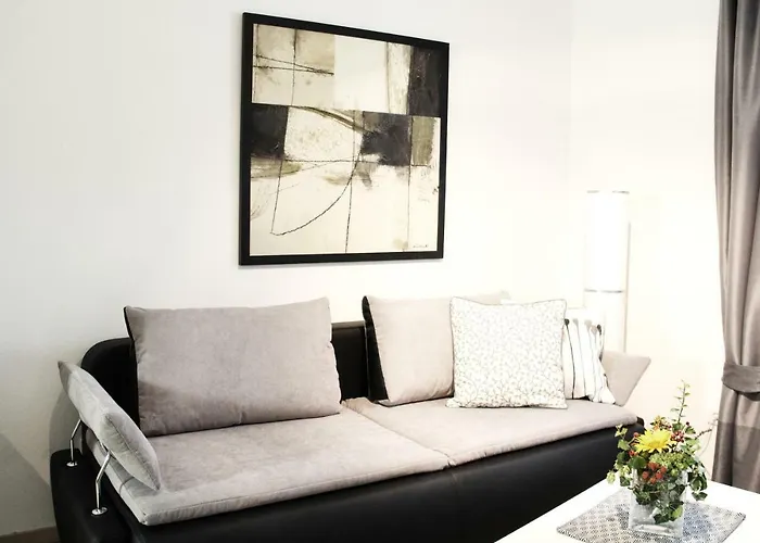 Boardinghouse Apartment *